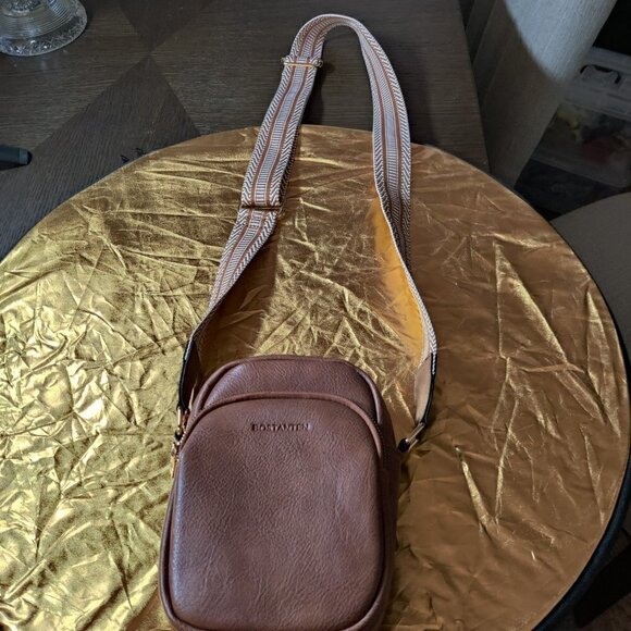 Crossbody Purse Vegan Leather Travel Purse by Bostonten. 2 zip compartments. - Picture 4 of 8